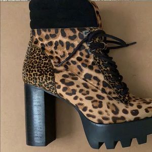 Leopard boot